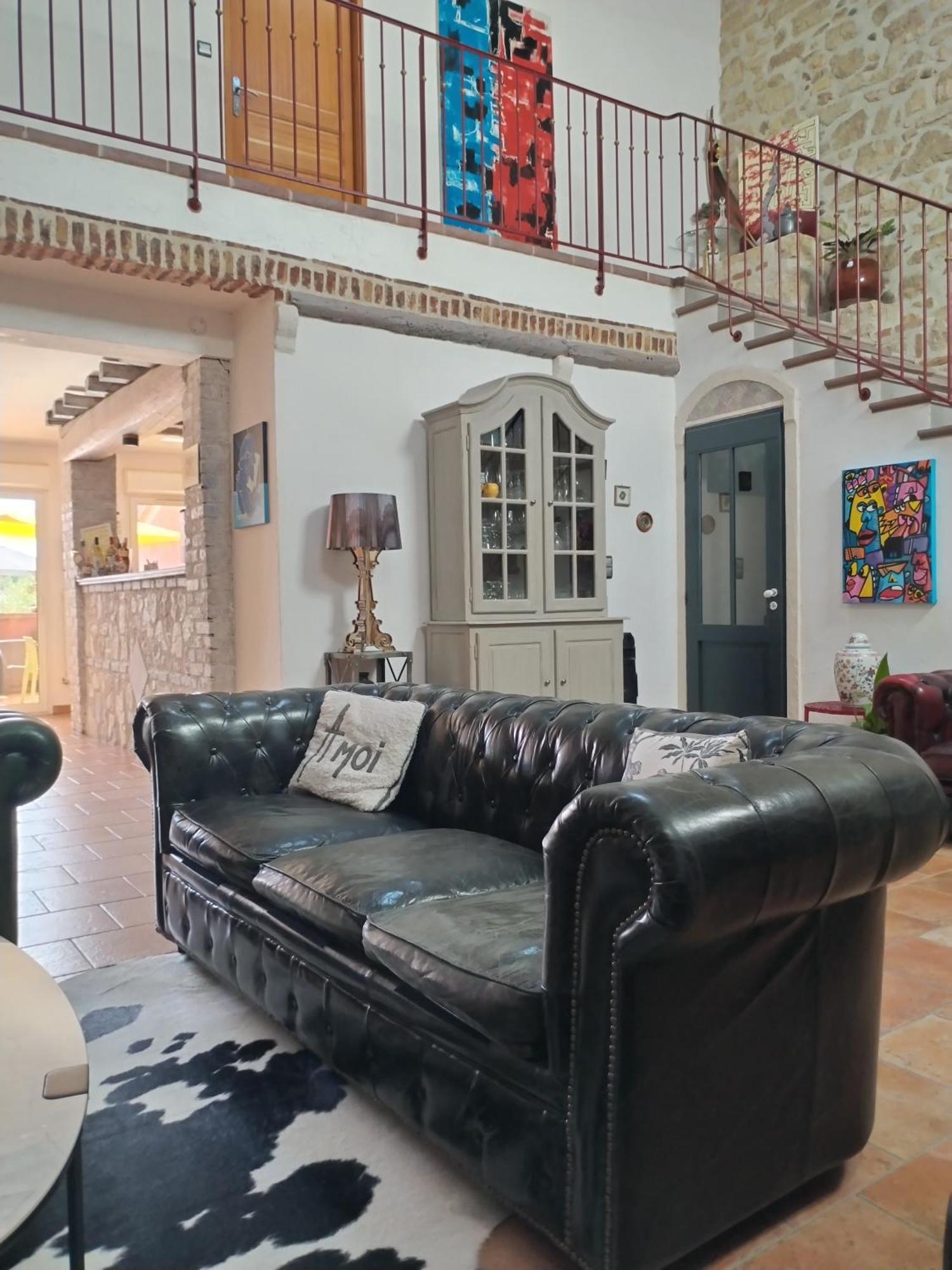 Artemia Maison Vigneronne A Bed and breakfast Sigean